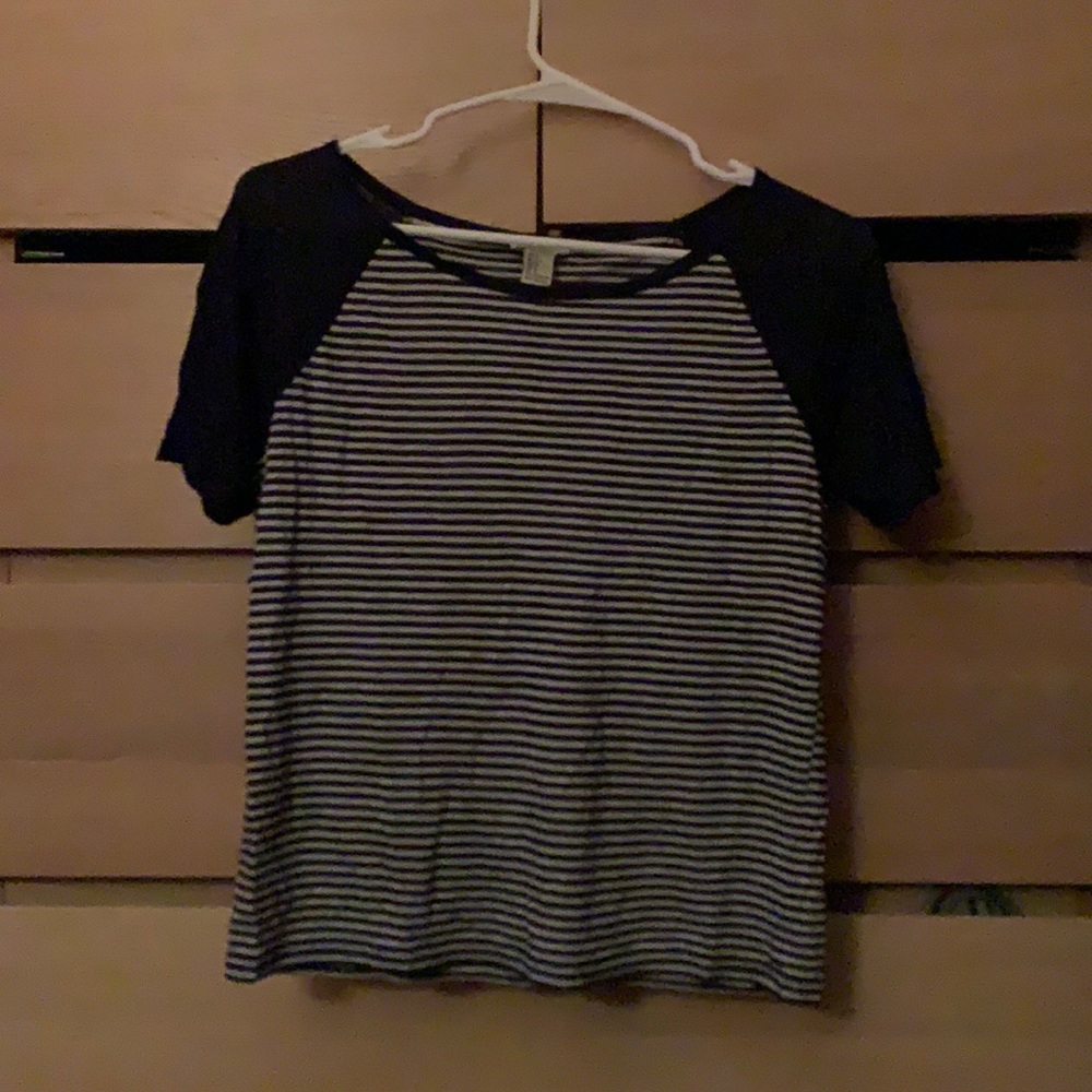 Cropped Stripped T-Shirt